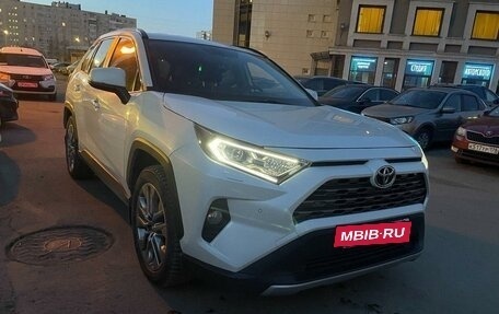 Toyota RAV4, 2021 год, 3 850 000 рублей, 5 фотография