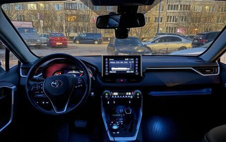 Toyota RAV4, 2021 год, 3 850 000 рублей, 8 фотография