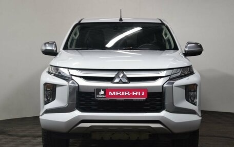 Mitsubishi L200 IV рестайлинг, 2018 год, 2 799 000 рублей, 2 фотография