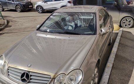 Mercedes-Benz CLK-Класс, 2003 год, 750 000 рублей, 1 фотография