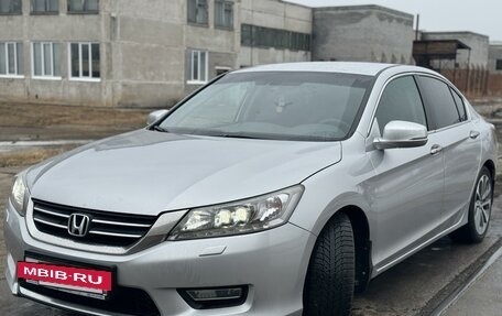 Honda Accord IX рестайлинг, 2013 год, 2 000 000 рублей, 8 фотография