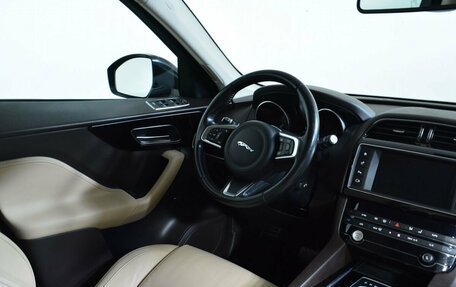Jaguar F-Pace, 2017 год, 3 099 900 рублей, 10 фотография