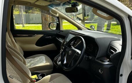 Toyota Alphard III, 2017 год, 4 450 000 рублей, 8 фотография