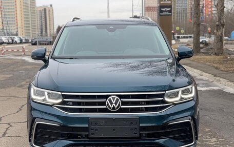 Volkswagen Tiguan II, 2021 год, 4 450 000 рублей, 2 фотография