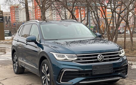 Volkswagen Tiguan II, 2021 год, 4 450 000 рублей, 3 фотография