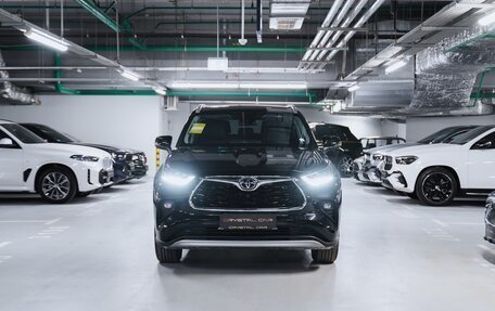 Toyota Highlander, 2023 год, 7 000 000 рублей, 3 фотография