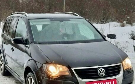 Volkswagen Touran III, 2008 год, 800 000 рублей, 2 фотография