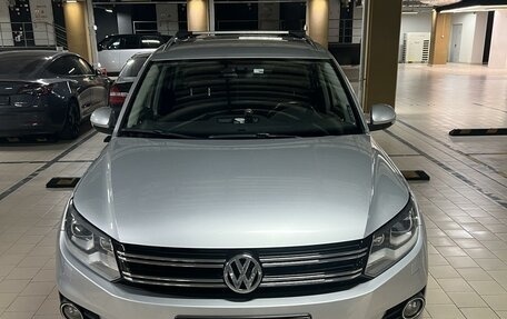 Volkswagen Tiguan I, 2016 год, 1 980 000 рублей, 2 фотография