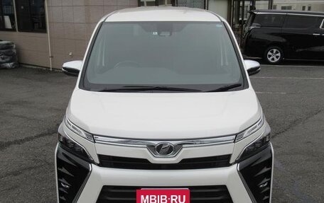 Toyota Voxy III, 2020 год, 2 150 999 рублей, 3 фотография