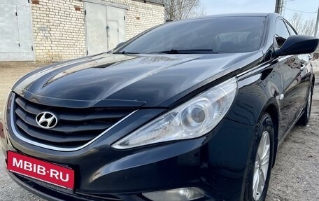 Hyundai Sonata VI, 2011 год, 995 000 рублей, 1 фотография