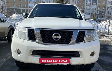 Nissan Pathfinder, 2011 год, 1 700 000 рублей, 2 фотография