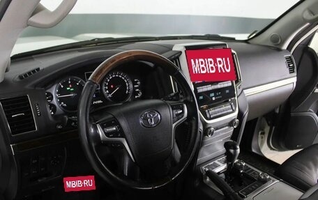 Toyota Land Cruiser 200, 2015 год, 5 550 000 рублей, 6 фотография