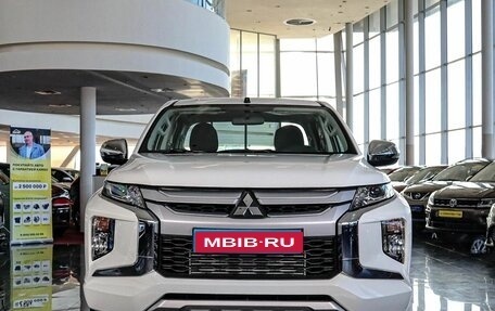 Mitsubishi L200 IV рестайлинг, 2023 год, 4 199 000 рублей, 2 фотография