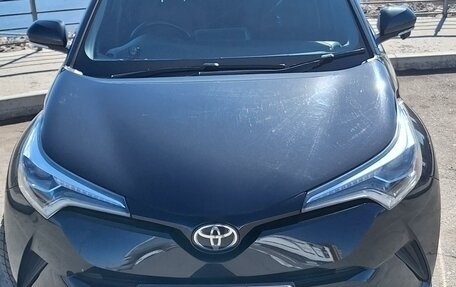 Toyota C-HR I рестайлинг, 2017 год, 2 050 000 рублей, 2 фотография