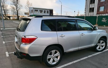 Toyota Highlander III, 2013 год, 2 350 000 рублей, 1 фотография