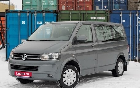 Volkswagen Caravelle T5, 2013 год, 2 599 000 рублей, 2 фотография