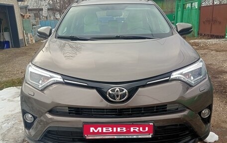 Toyota RAV4, 2017 год, 2 680 000 рублей, 2 фотография