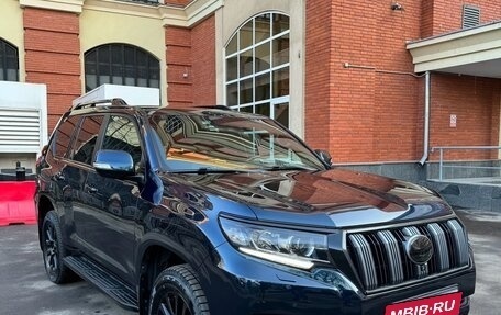 Toyota Land Cruiser Prado 150 рестайлинг 2, 2018 год, 5 800 000 рублей, 3 фотография