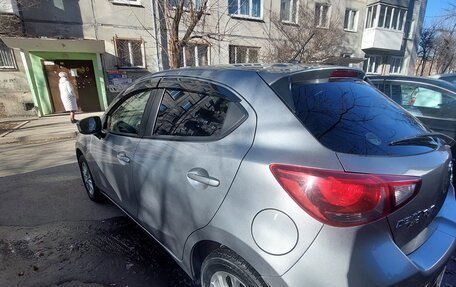 Mazda Demio IV, 2016 год, 1 000 000 рублей, 2 фотография