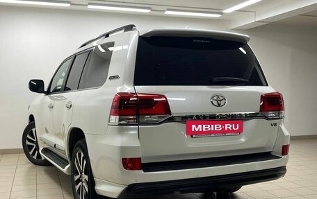 Toyota Land Cruiser 200, 2017 год, 8 200 000 рублей, 6 фотография
