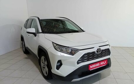 Toyota RAV4, 2020 год, 3 690 000 рублей, 1 фотография