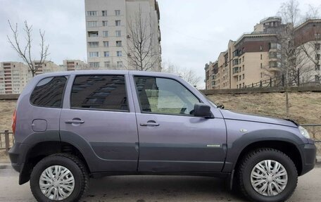 Chevrolet Niva I рестайлинг, 2016 год, 795 000 рублей, 2 фотография