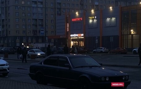 BMW 5 серия, 1988 год, 310 000 рублей, 2 фотография