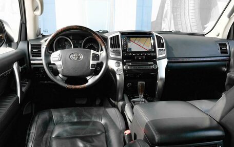 Toyota Land Cruiser 200, 2013 год, 4 379 000 рублей, 6 фотография