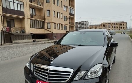 Mercedes-Benz E-Класс, 2010 год, 1 670 000 рублей, 2 фотография