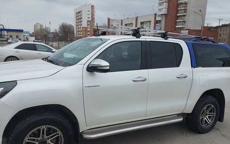 Toyota Hilux VIII, 2015 год, 2 870 000 рублей, 3 фотография