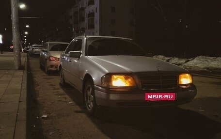 Mercedes-Benz C-Класс, 1995 год, 450 000 рублей, 4 фотография