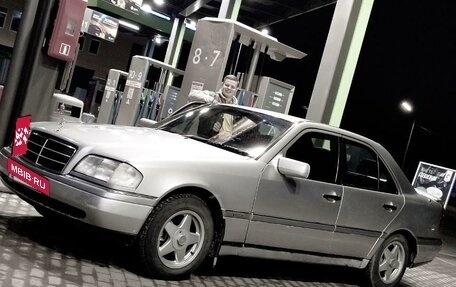 Mercedes-Benz C-Класс, 1995 год, 450 000 рублей, 3 фотография