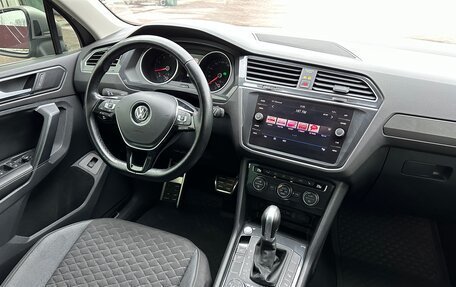 Volkswagen Tiguan II, 2018 год, 2 999 999 рублей, 3 фотография