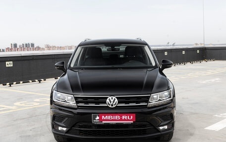 Volkswagen Tiguan II, 2018 год, 2 719 000 рублей, 2 фотография