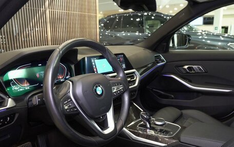 BMW 3 серия, 2019 год, 3 730 000 рублей, 8 фотография