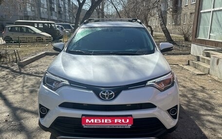 Toyota RAV4, 2018 год, 3 500 000 рублей, 3 фотография