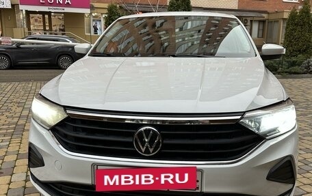 Volkswagen Polo VI (EU Market), 2021 год, 1 380 000 рублей, 2 фотография