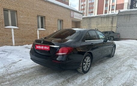 Mercedes-Benz E-Класс, 2017 год, 2 400 000 рублей, 4 фотография
