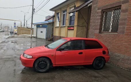Mazda 323, 1998 год, 250 000 рублей, 2 фотография