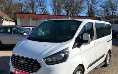 Ford Tourneo Custom I рестайлинг, 2018 год, 3 100 000 рублей, 1 фотография