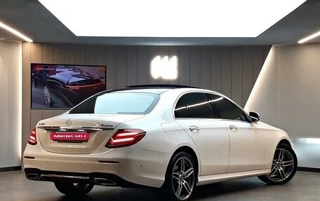 Mercedes-Benz E-Класс, 2020 год, 3 520 000 рублей, 2 фотография