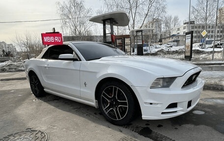 Ford Mustang VI рестайлинг, 2013 год, 2 000 000 рублей, 2 фотография