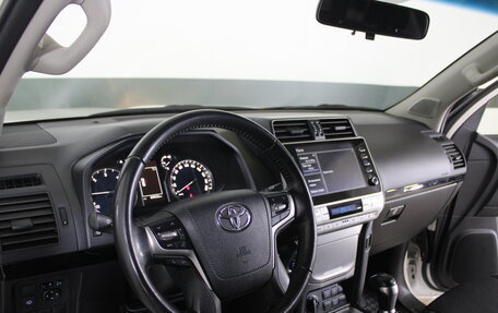 Toyota Land Cruiser Prado 150 рестайлинг 2, 2020 год, 5 985 000 рублей, 6 фотография