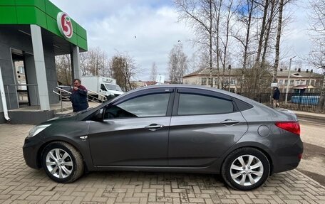 Hyundai Solaris II рестайлинг, 2013 год, 900 000 рублей, 1 фотография