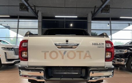 Toyota Hilux VIII, 2021 год, 5 500 000 рублей, 6 фотография