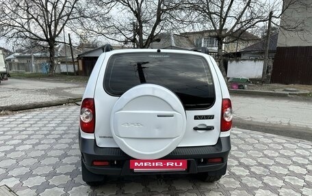 Chevrolet Niva I рестайлинг, 2018 год, 925 000 рублей, 4 фотография