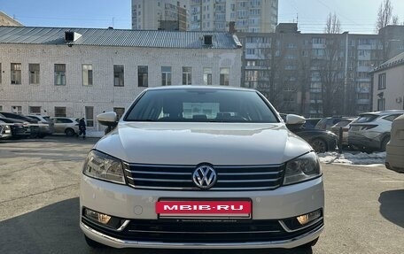 Volkswagen Passat B7, 2012 год, 1 900 000 рублей, 2 фотография