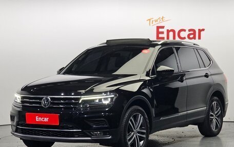 Volkswagen Tiguan II, 2021 год, 2 500 100 рублей, 1 фотография