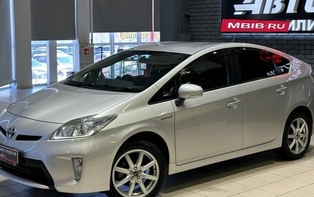 Toyota Prius, 2013 год, 1 397 000 рублей, 1 фотография