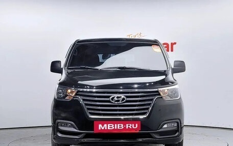 Hyundai Grand Starex Grand Starex I рестайлинг 2, 2019 год, 3 000 000 рублей, 3 фотография